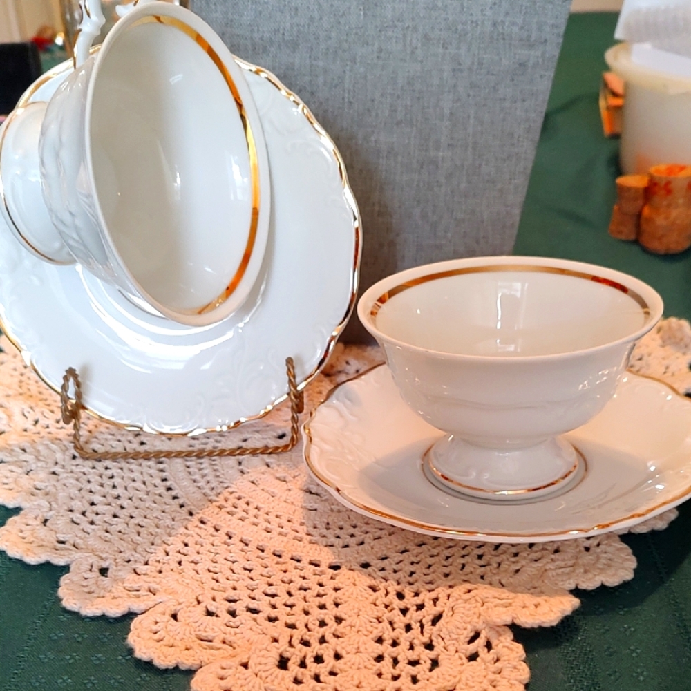 Two Beautiful Royal Kent Teacups And Saucers